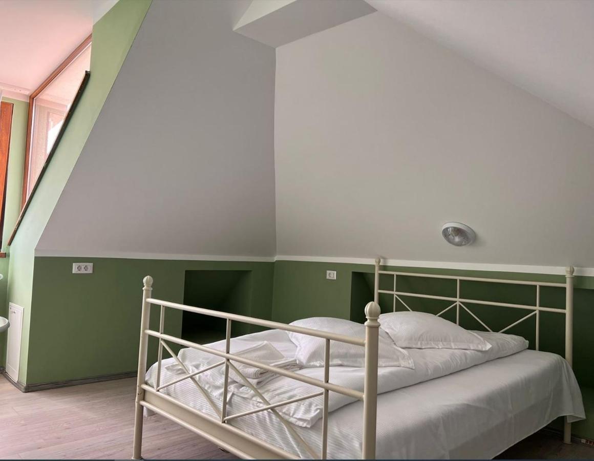 Premont Studios Ghimbav מראה חיצוני תמונה